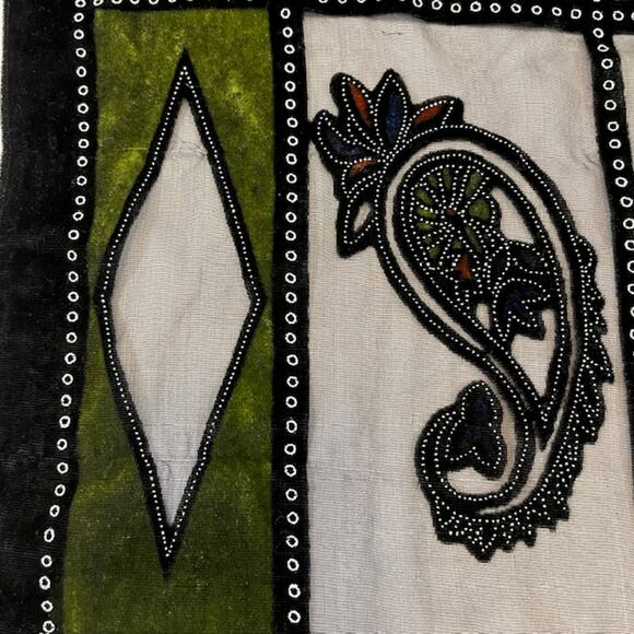 Besarani London vintage women's shawl/wrap scarf. - Picture 11 of 14